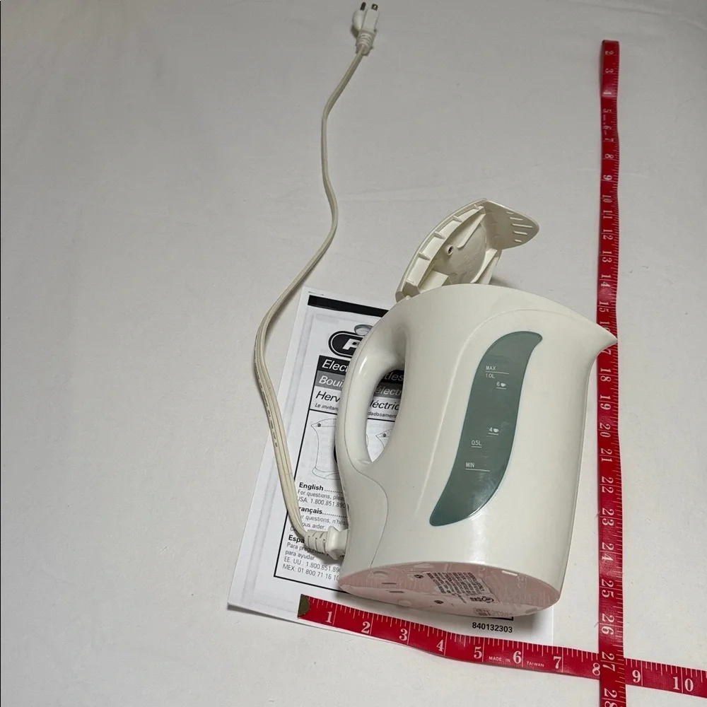 Proctor Silex ELECTRIC WATER KETTLE SAFETY HEATER 1 Liter 6C 1000W White K2070Y